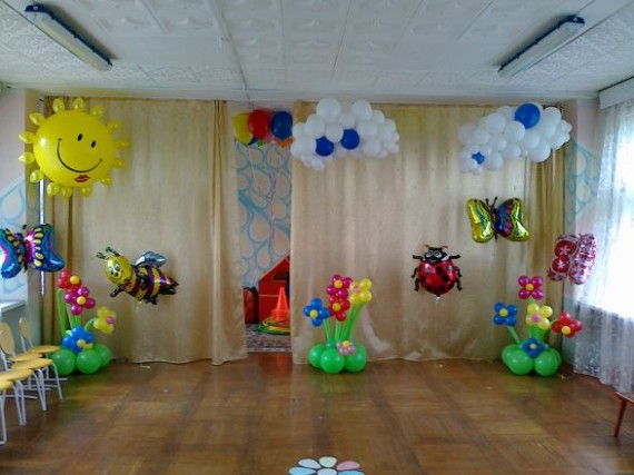 Зал, оформленный воздушными шарами